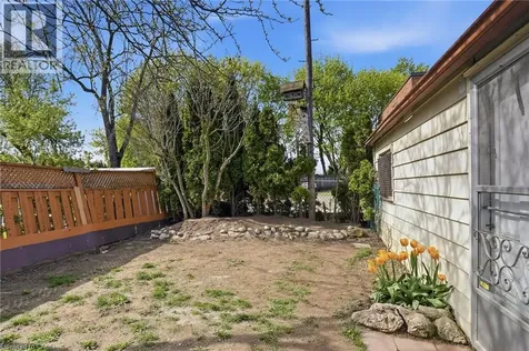 4 Manning Street St. Catharines ON L2R 1H9