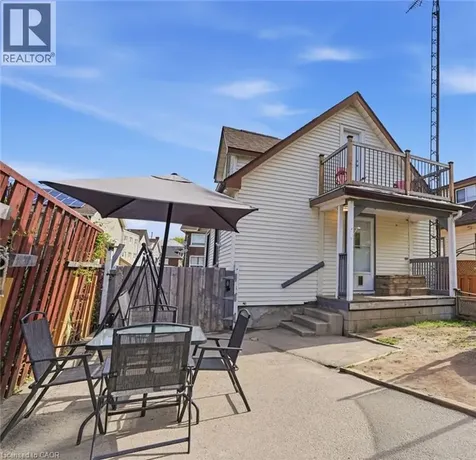 4 Manning Street St. Catharines ON L2R 1H9