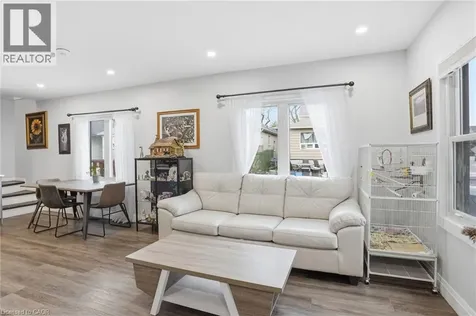 4 Manning Street St. Catharines ON L2R 1H9