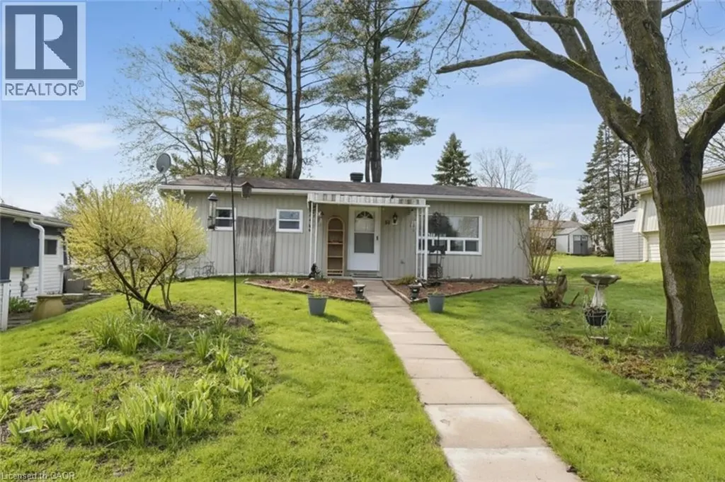 16 Mimosa Crescent Innisfil ON L9S 1R1