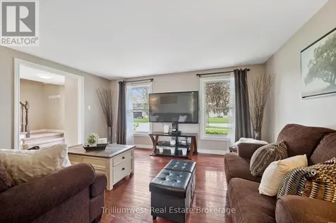 625 Pine Island Crescent Waterloo ON N2V 1T3
