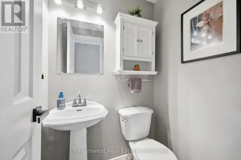 625 Pine Island Crescent Waterloo ON N2V 1T3