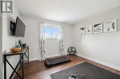 625 Pine Island Crescent Waterloo ON N2V 1T3