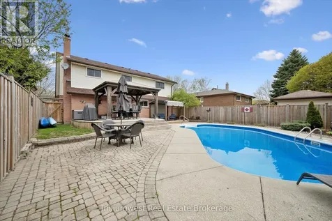 625 Pine Island Crescent Waterloo ON N2V 1T3
