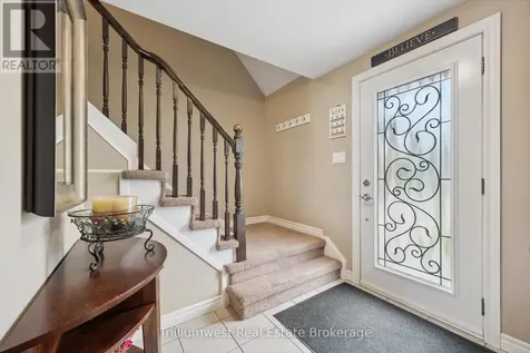 625 Pine Island Crescent Waterloo ON N2V 1T3