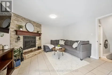 625 Pine Island Crescent Waterloo ON N2V 1T3