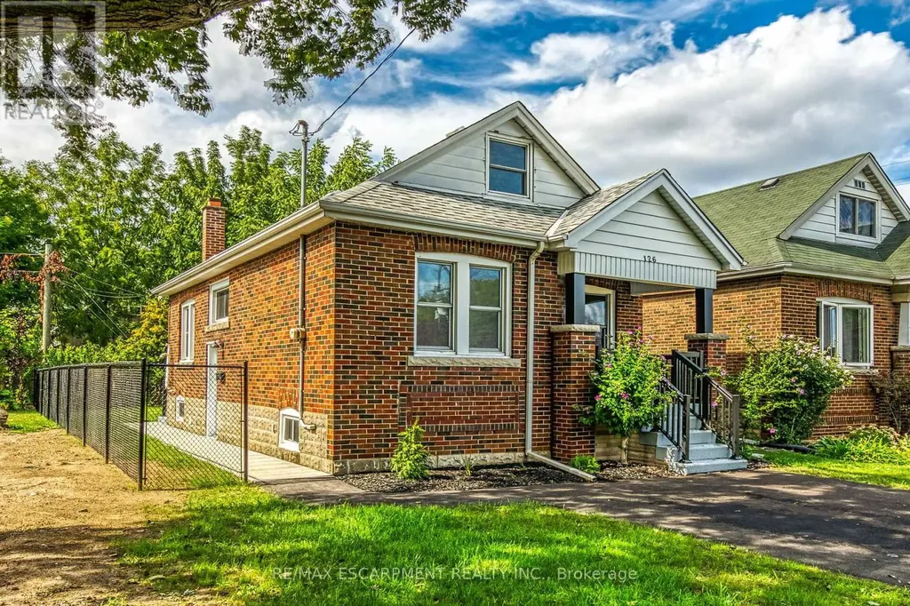 126 Auburn Avenue Hamilton (bartonville) ON L8K 3B2