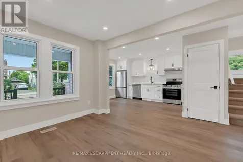 126 Auburn Avenue Hamilton (bartonville) ON L8K 3B2
