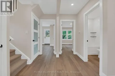 126 Auburn Avenue Hamilton (bartonville) ON L8K 3B2