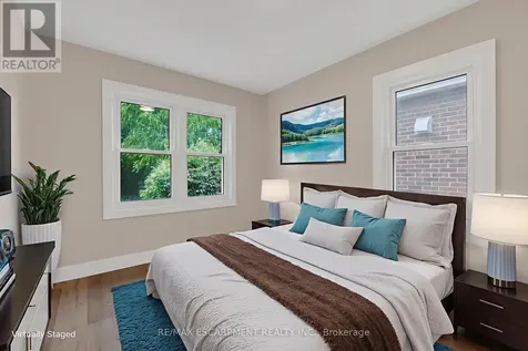 126 Auburn Avenue Hamilton (bartonville) ON L8K 3B2