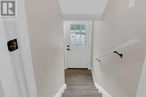126 Auburn Avenue Hamilton (bartonville) ON L8K 3B2