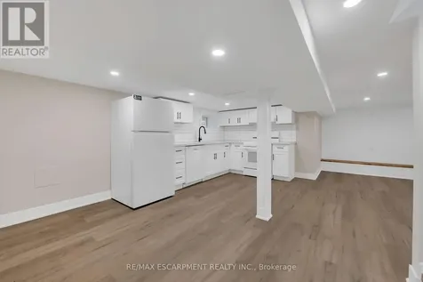 126 Auburn Avenue Hamilton (bartonville) ON L8K 3B2