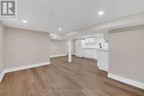 126 Auburn Avenue Hamilton (bartonville) ON L8K 3B2