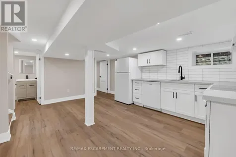 126 Auburn Avenue Hamilton (bartonville) ON L8K 3B2