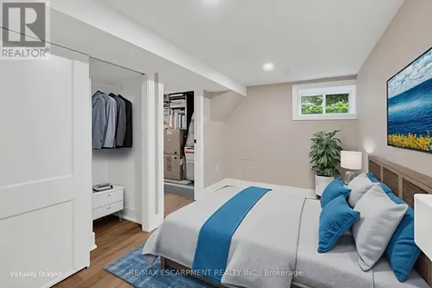 126 Auburn Avenue Hamilton (bartonville) ON L8K 3B2