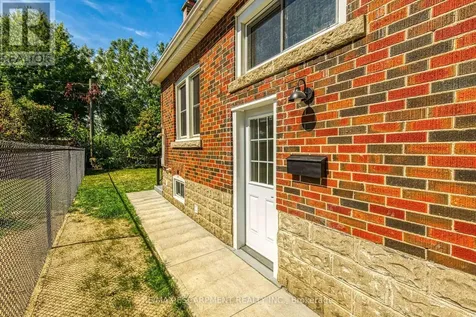 126 Auburn Avenue Hamilton (bartonville) ON L8K 3B2