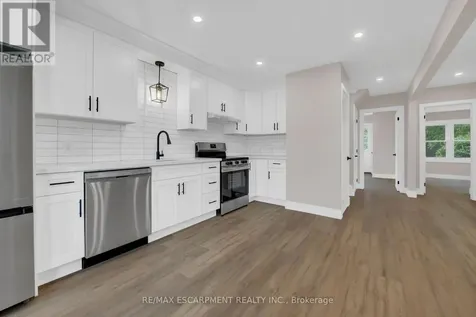 126 Auburn Avenue Hamilton (bartonville) ON L8K 3B2