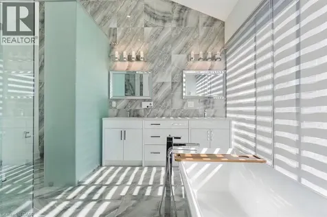 1526 Bridge Road Oakville ON L6L 2E3