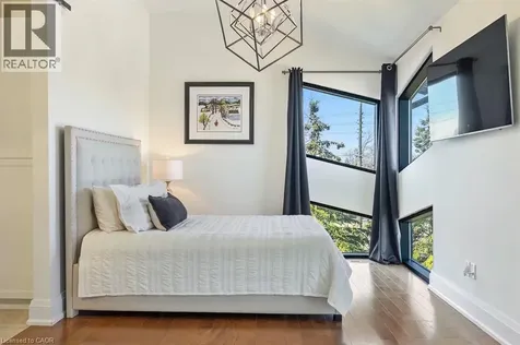 1526 Bridge Road Oakville ON L6L 2E3