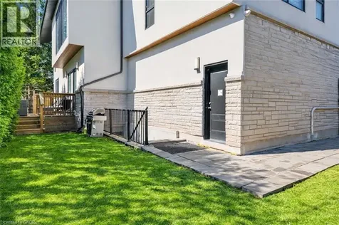 1526 Bridge Road Oakville ON L6L 2E3