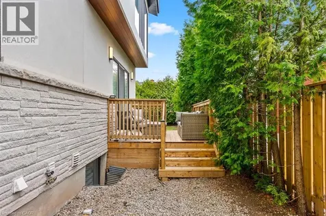 1526 Bridge Road Oakville ON L6L 2E3