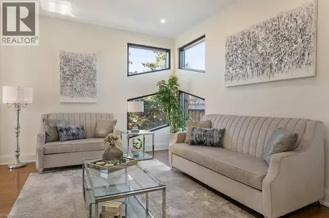 1526 Bridge Road Oakville ON L6L 2E3