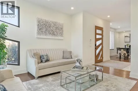 1526 Bridge Road Oakville ON L6L 2E3