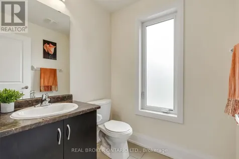 7 Kenneth Wood Crescent Toronto (newtonbrook East) ON M2N 0K3