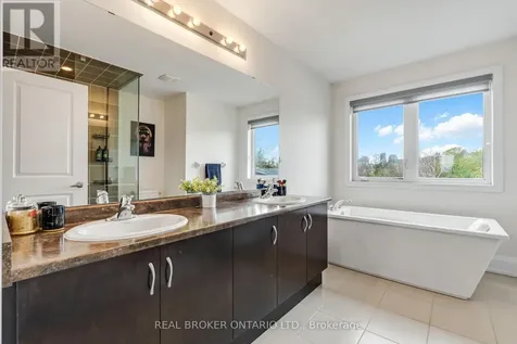 7 Kenneth Wood Crescent Toronto (newtonbrook East) ON M2N 0K3