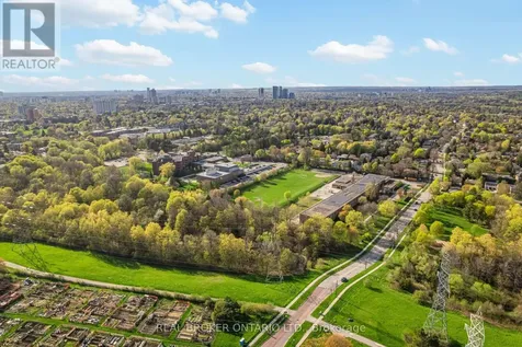 7 Kenneth Wood Crescent Toronto (newtonbrook East) ON M2N 0K3
