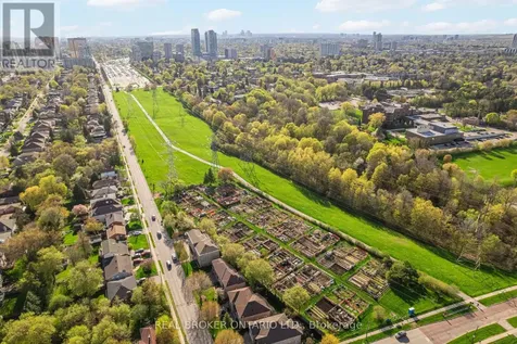 7 Kenneth Wood Crescent Toronto (newtonbrook East) ON M2N 0K3