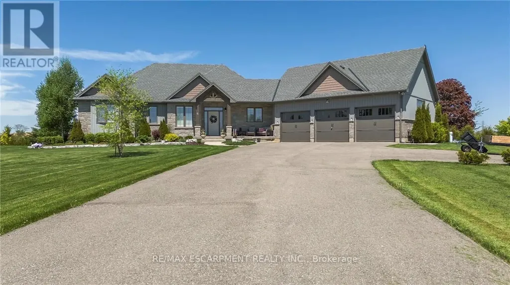 6 Macneil Court Brantford ON N3S 0G3