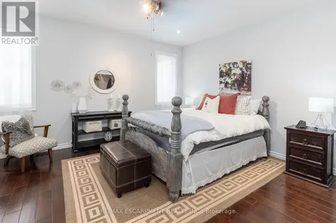 6 Macneil Court Brantford ON N3S 0G3