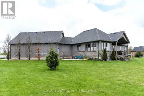 6 Macneil Court Brantford ON N3S 0G3