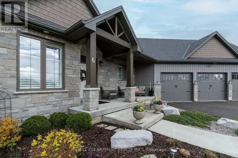 6 Macneil Court Brantford ON N3S 0G3