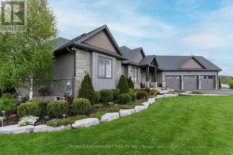6 Macneil Court Brantford ON N3S 0G3