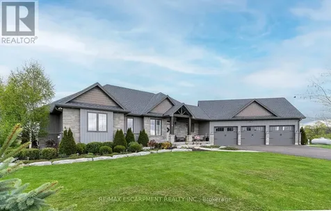 6 Macneil Court Brantford ON N3S 0G3