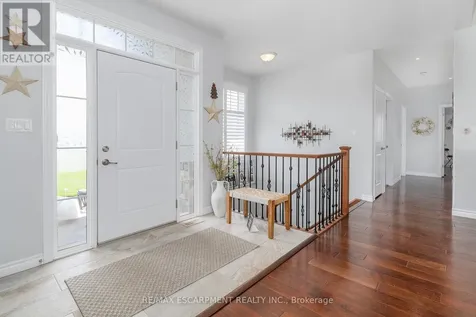 6 Macneil Court Brantford ON N3S 0G3