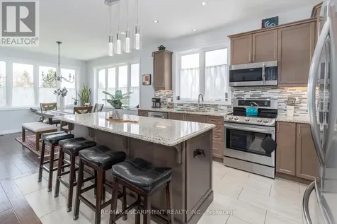 6 Macneil Court Brantford ON N3S 0G3