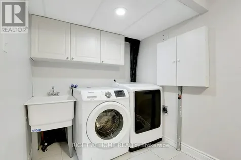 33 Spur Avenue Ottawa ON K2M 2R9