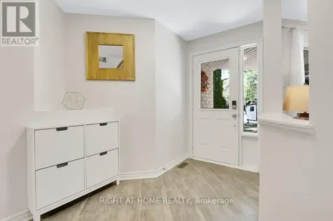33 Spur Avenue Ottawa ON K2M 2R9