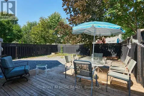 33 Spur Avenue Ottawa ON K2M 2R9
