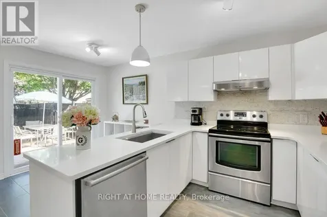 33 Spur Avenue Ottawa ON K2M 2R9