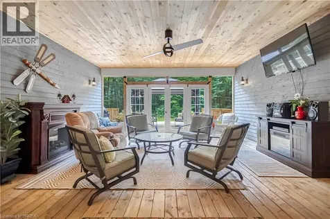 156 St Johns Road West Simcoe ON N3Y 4K5