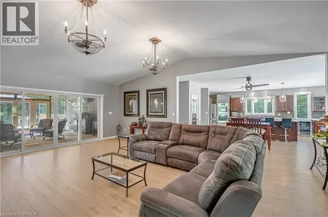 156 St Johns Road West Simcoe ON N3Y 4K5