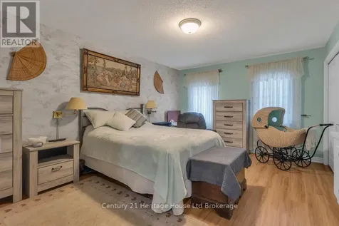 5 Dereham Drive Tillsonburg ON N4G 5L8