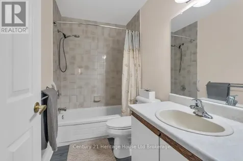 5 Dereham Drive Tillsonburg ON N4G 5L8