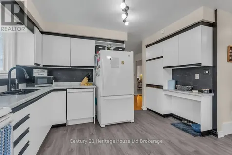 5 Dereham Drive Tillsonburg ON N4G 5L8