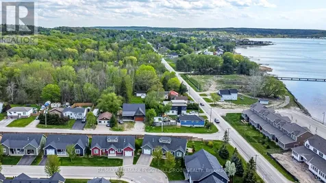 10 Grew Crescent Penetanguishene ON L9M 0A4