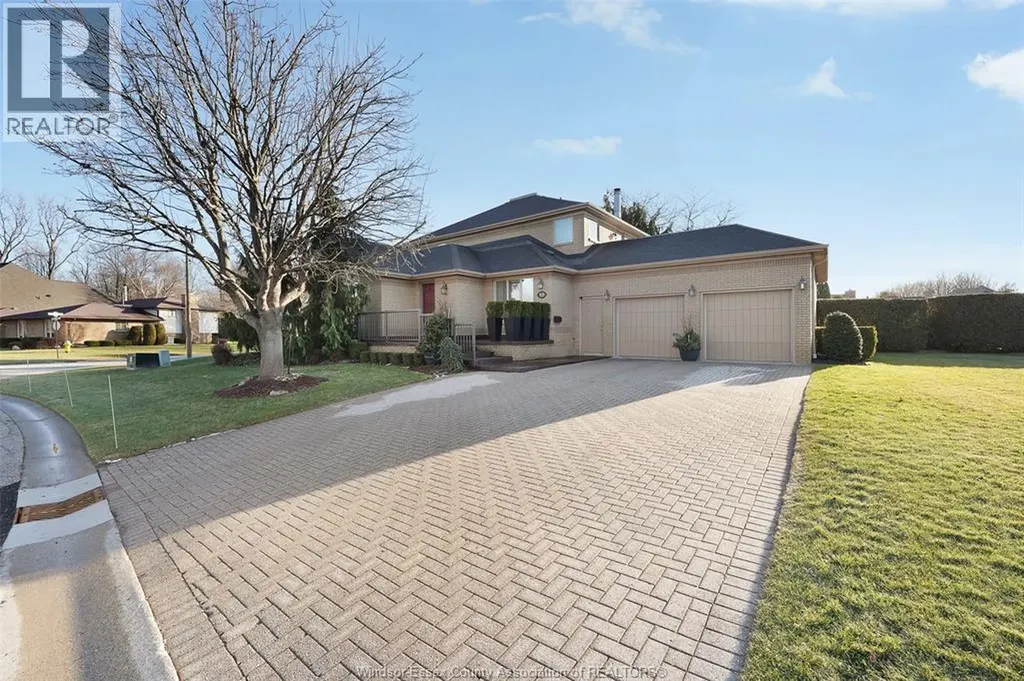 3035 Rowley Park Drive Kingsville ON N9Y 3S8